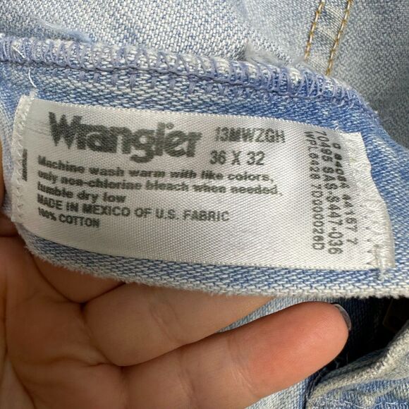 Wrangler Jeans Mens 36x32 Blue Denim Zip Fly Straight Cut 100% Cotton *Stains - Picture 5 of 9